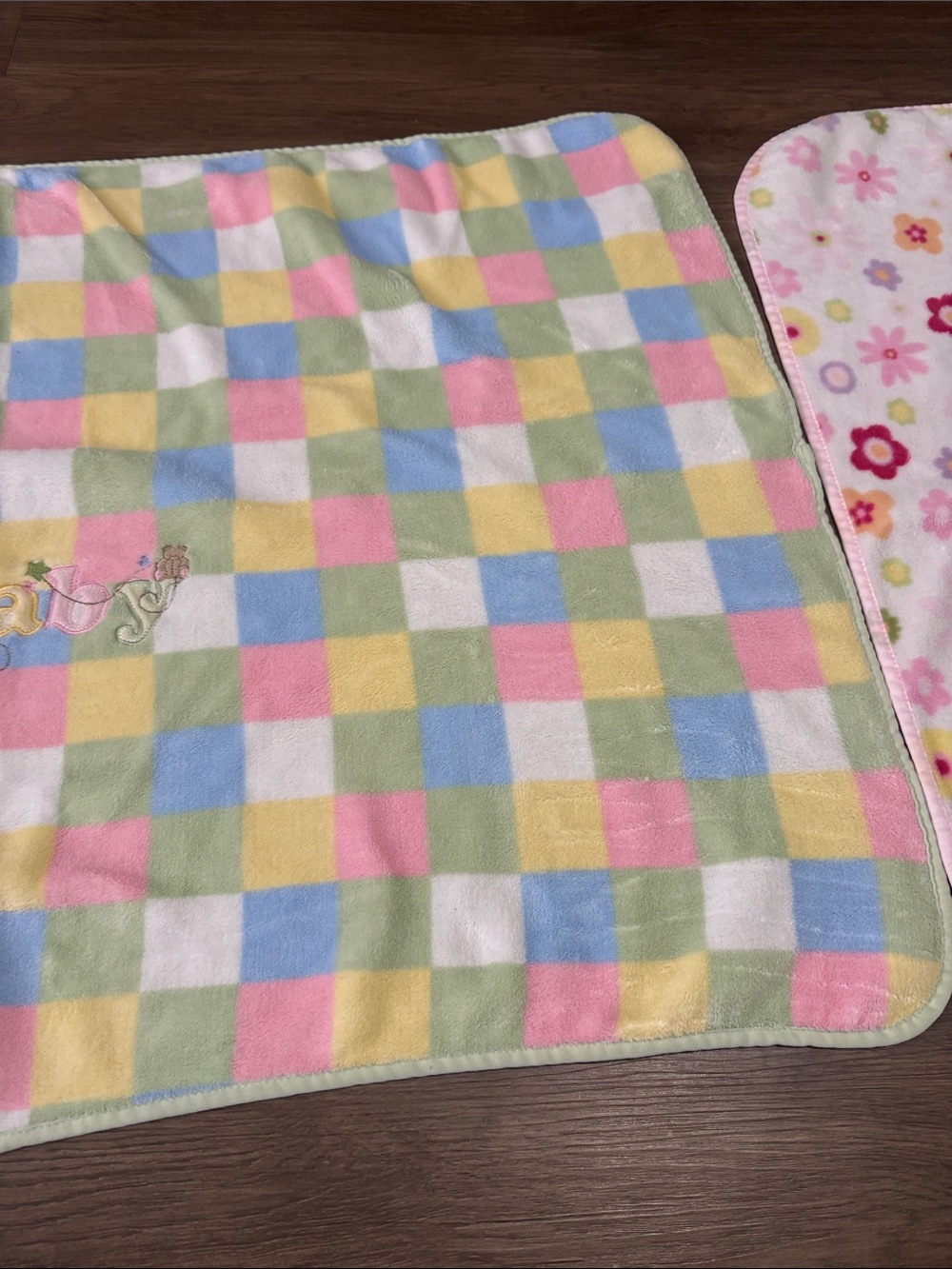 Circo Pastel Checkered Baby Blanket Pink Blue Yellow Green White set of blankets - Picture 4 of 9
